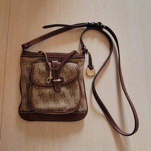Purse, crossbody style